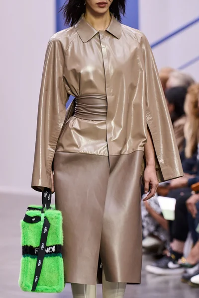 Look 98